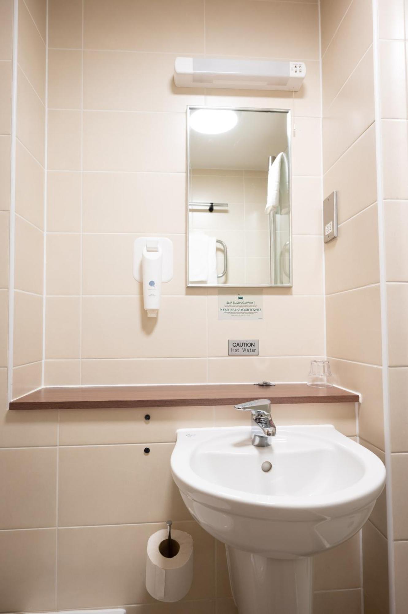 אברדין Wellington Hotel By Greene King Inns מראה חיצוני תמונה